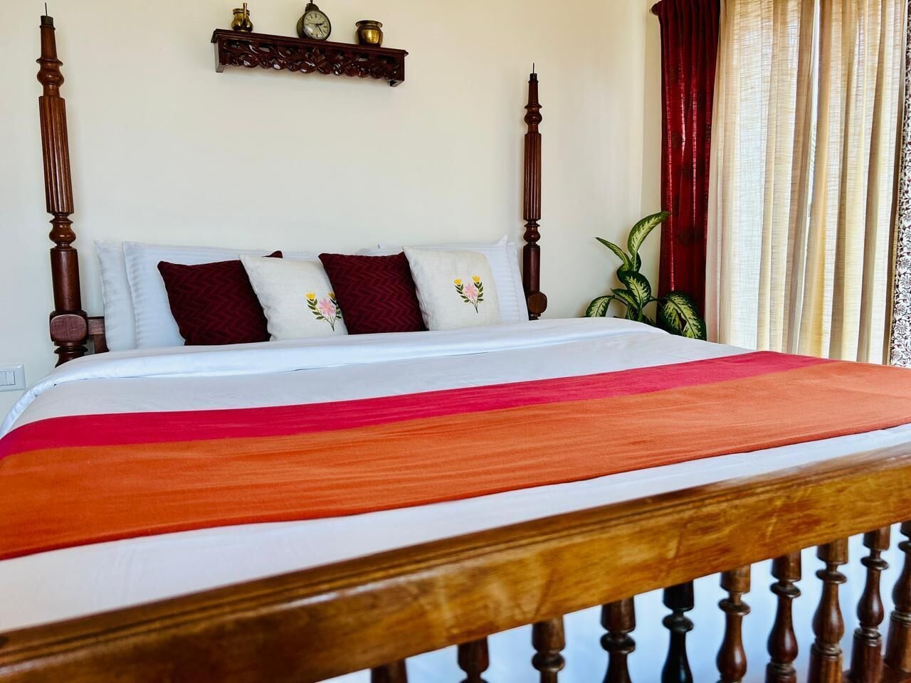 Quarto casal superluxo, 1 quarto, para não fumantes, vista para o mar | Escrivaninha, espaço de trabalho para notebook, quartos à prova de som