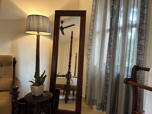 Superior Double Room, 1 Queen Bed, Non Smoking | Desk, laptop workspace, soundproofing, iron/ironing board