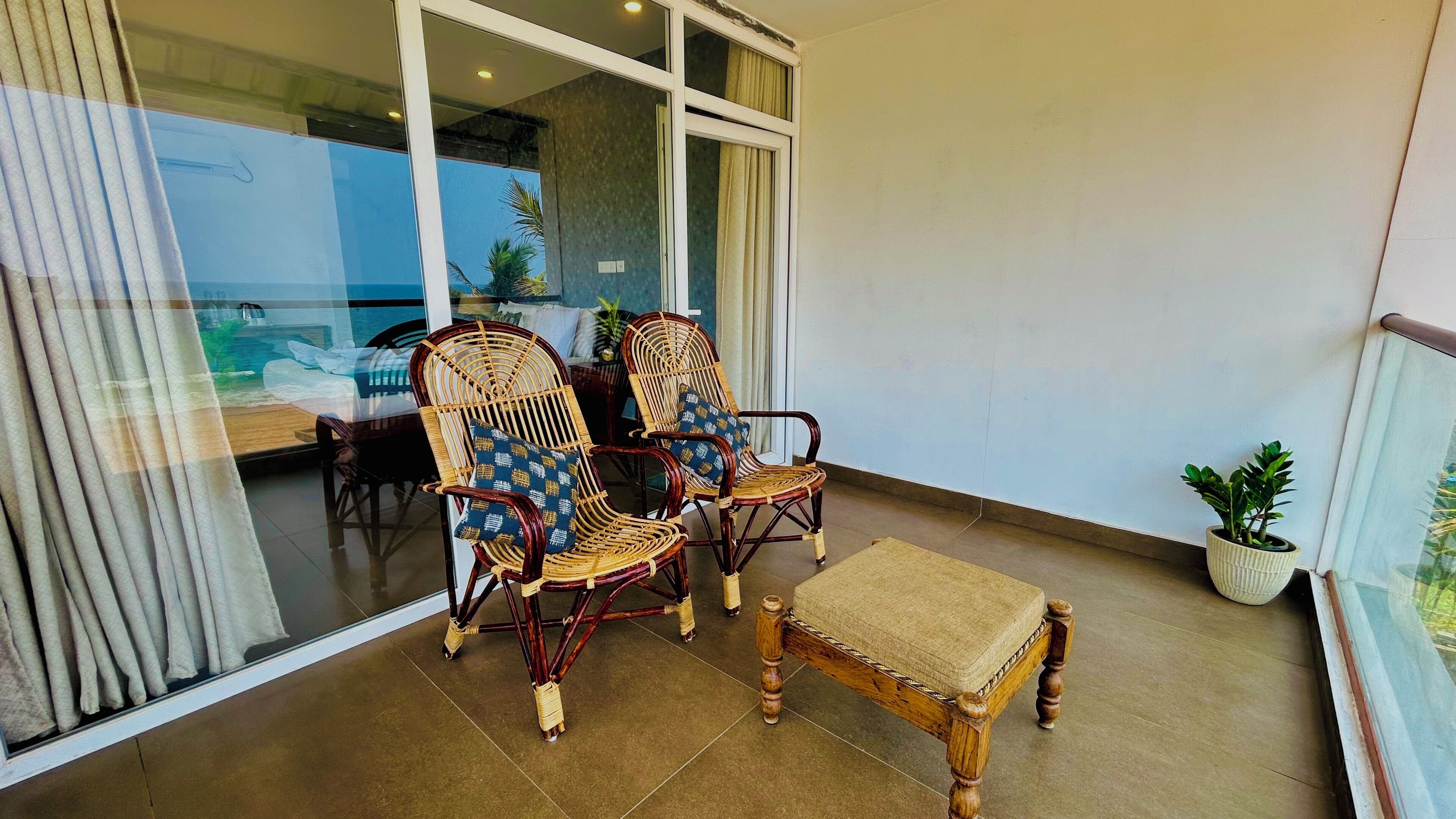 Luxury Double Room, 1 Queen Bed, Sea View | Desk, laptop workspace, soundproofing, iron/ironing board