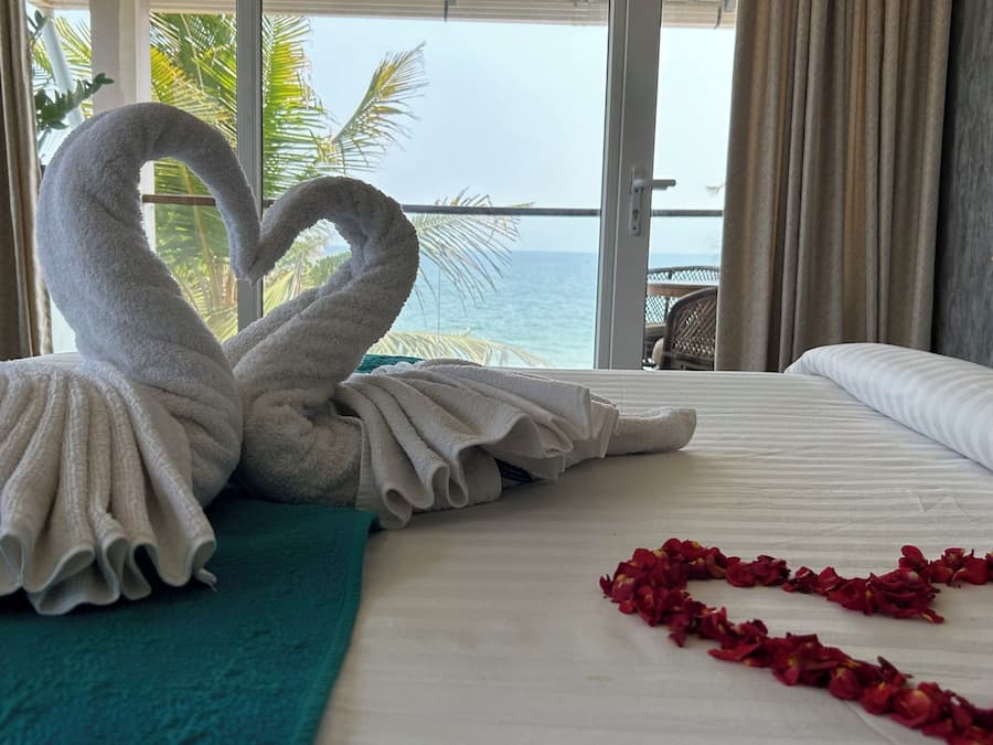 Luxury Double Room, 1 Queen Bed, Sea View | Desk, laptop workspace, soundproofing, iron/ironing board