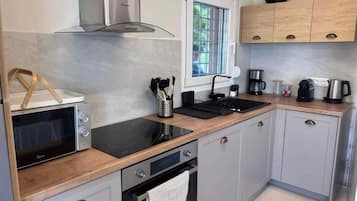 Electric kettle, highchair