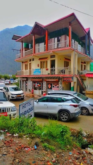 Front of property - Shivlok Hotel  (Ukhimath)
