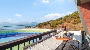 Basic Room, 1 Bedroom (P105) | 1 bedroom, free WiFi - Geoje Piscina Pool Villa (Geoje)