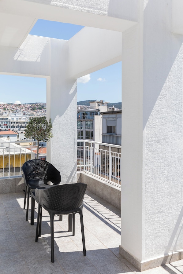Deluxe Apartment | Balcony