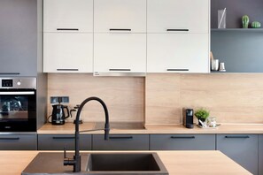 Apartment, 1 Bedroom | Private kitchen | Full-size fridge, oven, stovetop, dishwasher - Oddity by halu! (Thessaloniki)