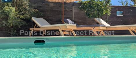 Piscina all'aperto, una piscina riscaldata