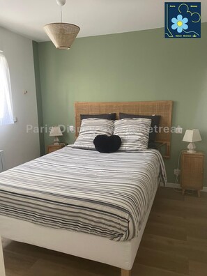 1 chambre, fer et planche à repasser, lit parapluie, Wi-Fi gratuit