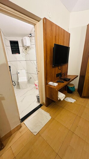 Chambre Deluxe, balcon, vue ville | Salle de bain