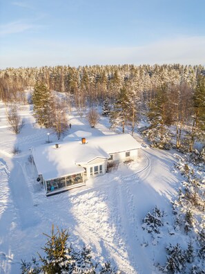 Exterior - Lapin taikaa: hiljaisuus ja revontulet! (Lappi)
