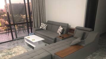 Smart-tv, eldstad, tv-spel och datorskärmar