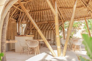 Poolside bar - Lombok Souls (Senggigi)