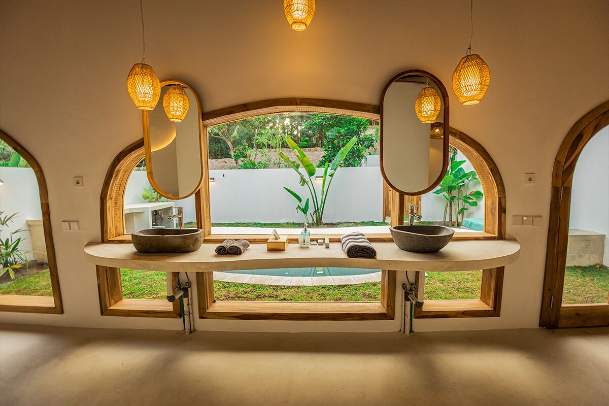 Villa Agua | Bathroom | Shower, hair dryer, towels, soap
