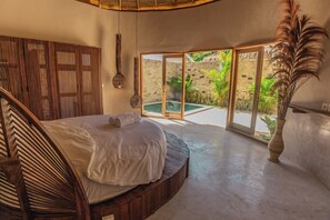 Villa Fuego | Premium bedding, down comforters, memory foam beds, in-room safe - Lombok Souls (Senggigi)