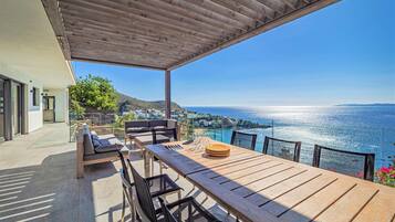 House | Outdoor dining