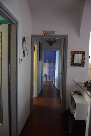 Interior - 2 minutes from the sea Family apartment with terraces.  (Piombino)