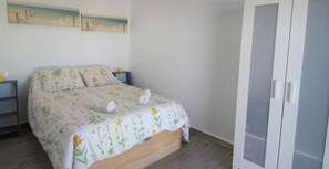 2 soverom, strykejern/-brett, wi-fi og sengetøy