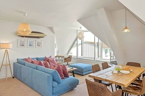 Smart TV, video games - Coastal Penthouse on the Pentire, Newquay (Newquay)