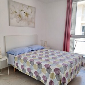 2 bedrooms, iron/ironing board, travel crib, free WiFi