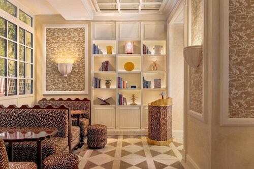 Charming 2-bedroom apartment with AC, WiFi in fantastic Korçë