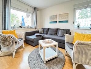 Fernseher, Kamin, DVD-Player, Stereoanlage