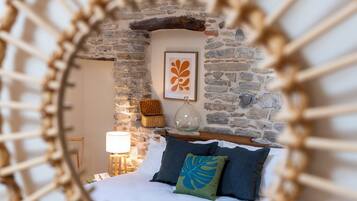 10 chambres, bureau, fer et planche Ă repasser, lit parapluie