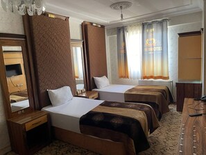 笔记本电脑工作区、免费 WiFi