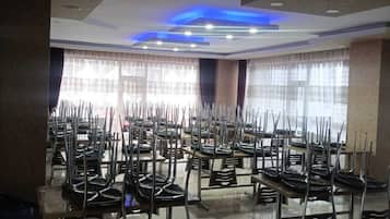 Laptop workspace, free WiFi