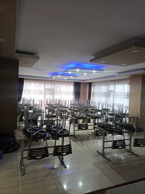 Espace de travail pour ordinateur portable, Wi-Fi gratuit