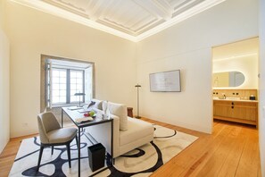 Suite, Courtyard View | Hypo-allergenic bedding, minibar, in-room safe, desk - MS Collection Arouca Mosteiro de Arouca (Arouca)