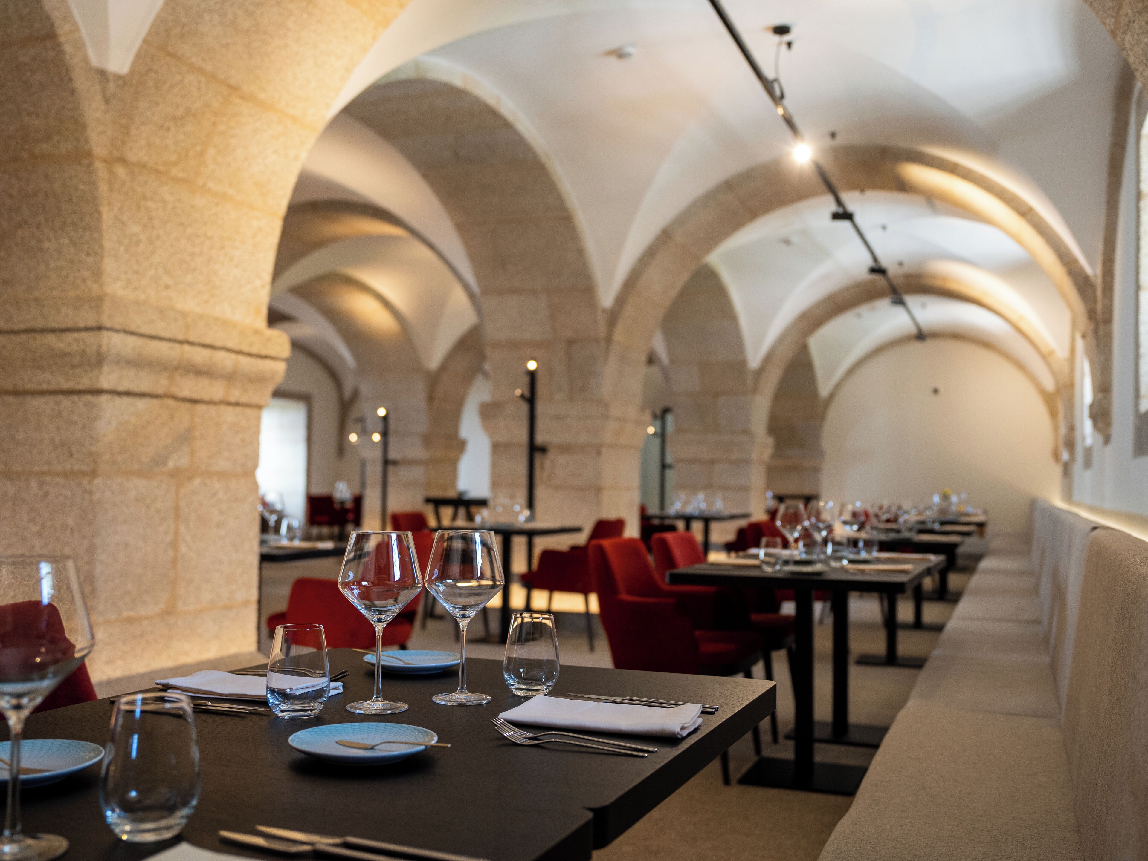 2 restaurantes: opção de café da manhã, almoço e jantar