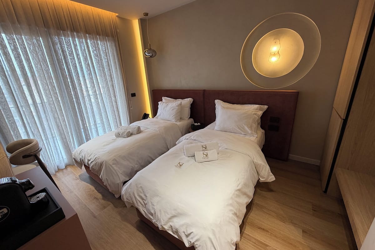 Habitación estándar con 2 camas individuales | Sábanas de algodón egipcio y ropa de cama de alta calidad