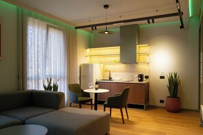 Egyptian cotton sheets, premium bedding, memory-foam beds - Si Hotel  (Tirana)