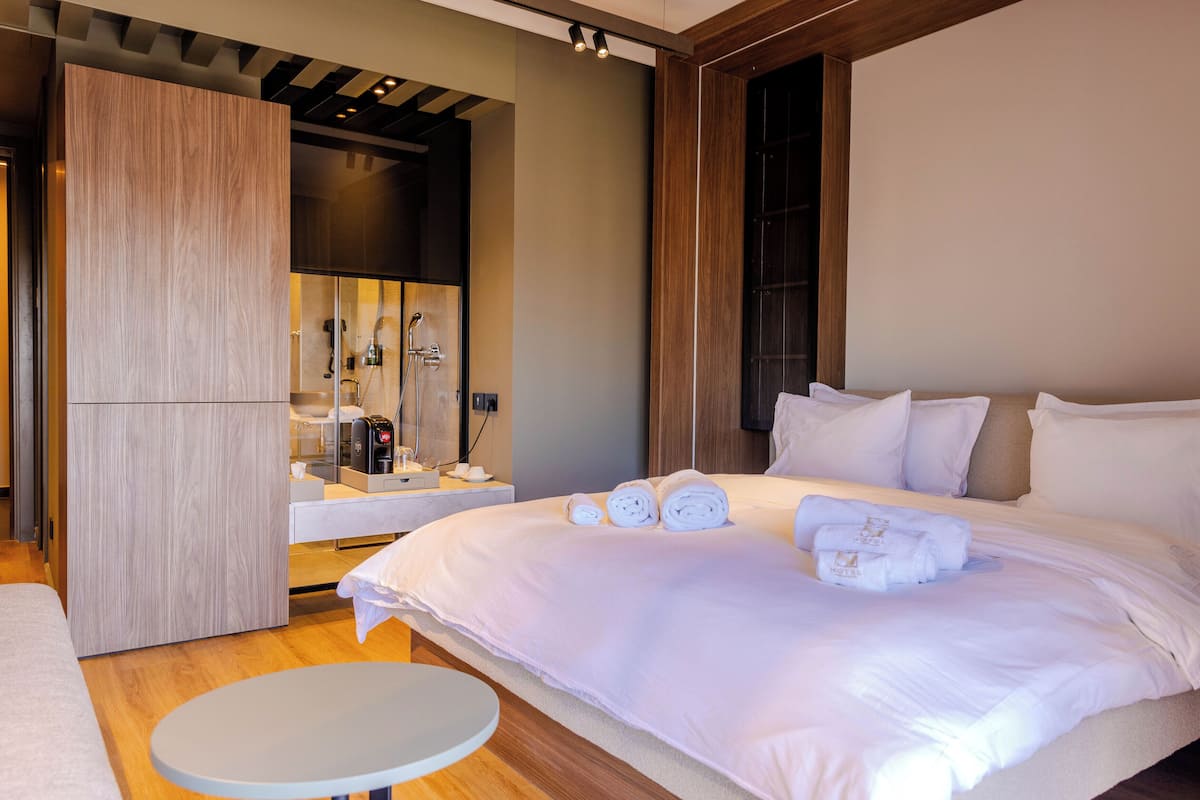 Superior tweepersoonskamer, uitzicht op stad | Lakens van Egyptisch katoen, luxe beddengoed