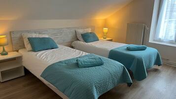 3 Schlafzimmer, BĂŒgeleisen/BĂŒgelbrett, WLAN, BettwĂ€sche