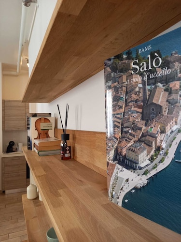Cozy one-bedroom apartment in the historic center just steps from the lakefront