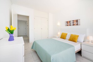 1 bedroom, iron/ironing board, Internet, bed sheets - Praia da Rocha/610/Clube P. Rocha/SunnyApart/by IG (Portimão)