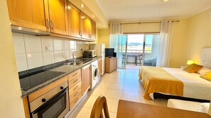 1 soverom, strykejern/-brett, internettilgang og sengetøy