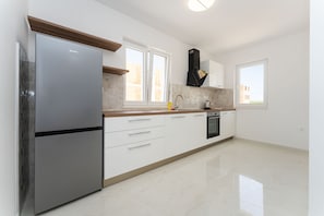 Studio, Balcony, Garden View | Interior - Deluxe Apartment Rita 5 (Novalja)