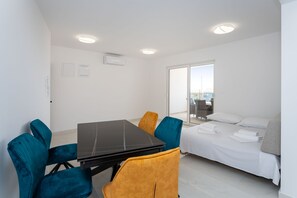 Estudio, balcón, vista al jardín | 2 habitaciones 