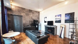 Apartment (M) | 1 bedroom, WiFi (free), individually decorated - Les Cinq Lys (Carcassonne)