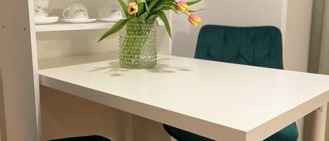 Apartment, 1 Bedroom, Accessible, Patio | Living area