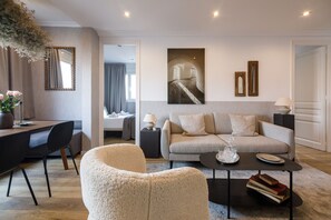 TV - CASA CALABRIA ATICO (Barcelona)