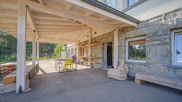 Villa, 3 slaapkamers, uitzicht op tuin | Buiten dineren