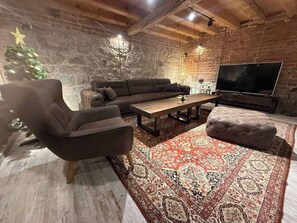 Villa, 3 Bedrooms, Garden View | Living room