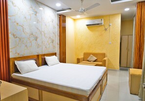Superior Room | Free WiFi - Hotel Royal Residency Assam By GRB (Dergaon Circle)