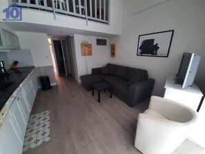 TV - 6 pers lodge, pool, air conditioning, parking, near the sea (Valras-Plage)