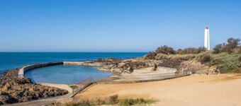 Seaside apartment with balcony, private parking in Les Sables-d'Olonne