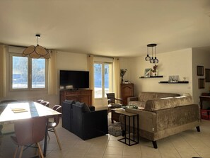 TV - Apartment in the heart of Villard de Lans with large terrace and double garage (Villard-de-Lans)