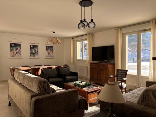 Appartement au cœur de Villard de Lans avec grande terrasse et double garage