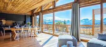 Stylish Chalet in Les Saisies with Jacuzzi for 15 Guests